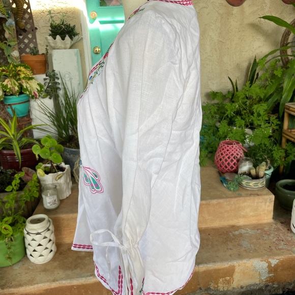 Willi Smith White Linen Embroidered Long Sleeve Top with Peacocks  size Medium - Picture 6 of 9